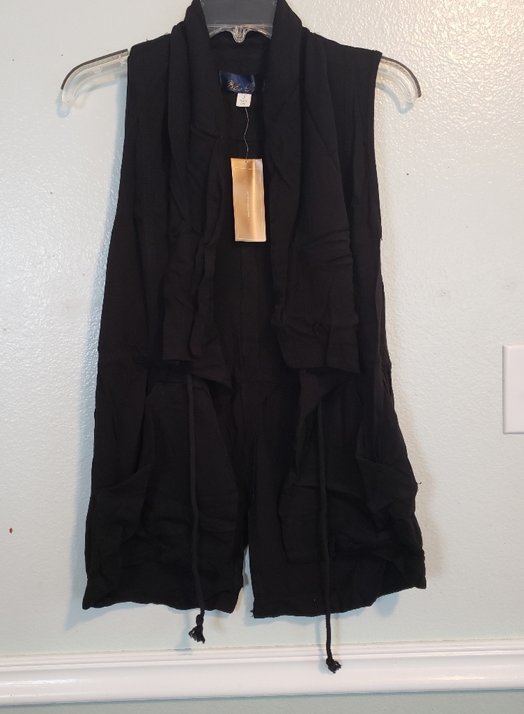 New sleeveless boutique outerwear